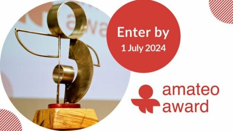 Grafik mt dem Foto einer goldenen Trophäe, einem roten Kreis mit der weißen Aufschrift „Enter by 1 July 2024" und derm roten Schriftzug „amateo award“.